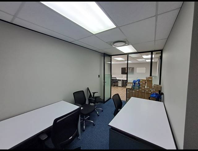 110M² OFFICE TO LET IN DUNKELD WEST